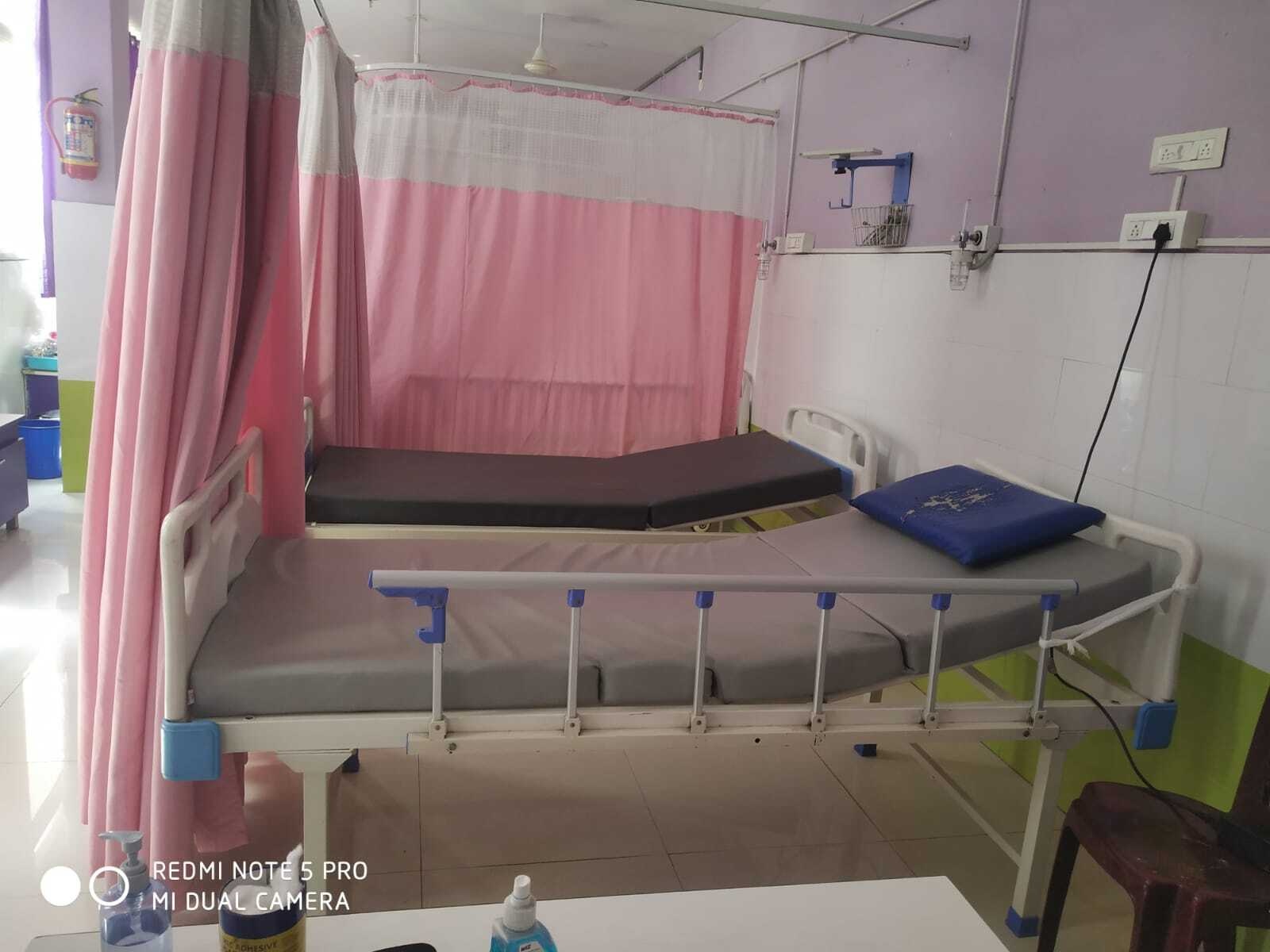 Patient Recovery Beds with Privacy Curtains